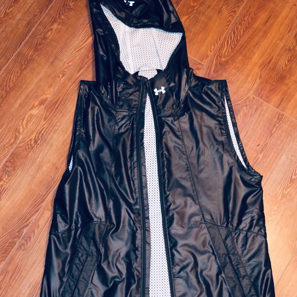 Under Armour Black Vest - Picture 5 of 7